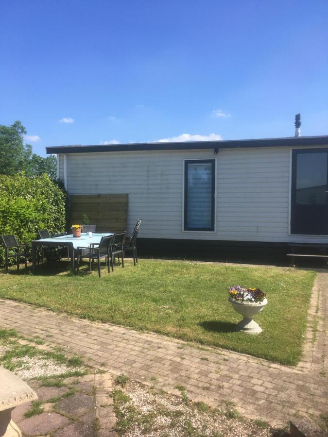Ruime Chalet Midden In De Natuur In Lith 외부 사진
