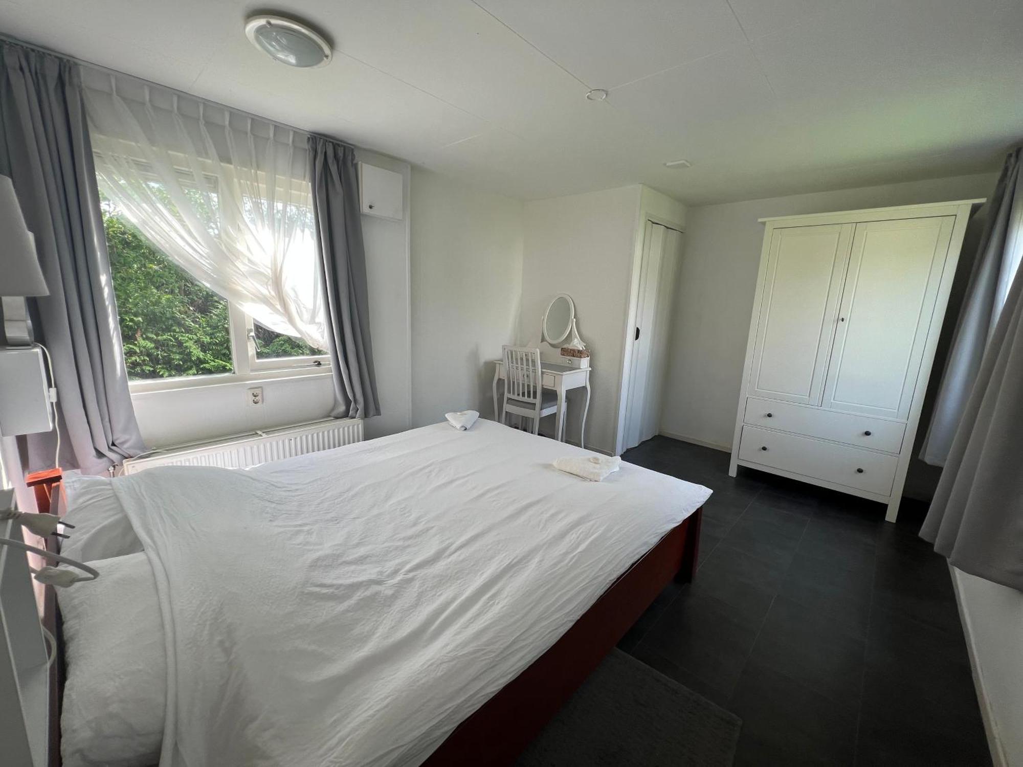 Ruime Chalet Midden In De Natuur In Lith 외부 사진